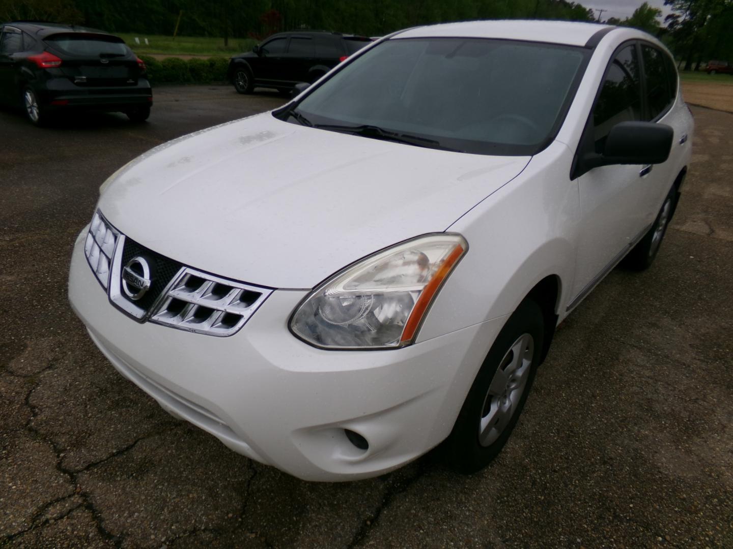 2011 Nissan Rogue S 2WD (JN8AS5MT2BW) with an 2.5L L4 DOHC 16V engine, CVT transmission, located at 401 First NE, Bearden, AR, 71720, (870) 687-3414, 33.726528, -92.611519 - Photo#0